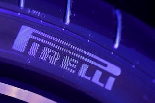 Strnad jedná o koupi podílu v Pirelli za víc než 24 miliard - Novinky